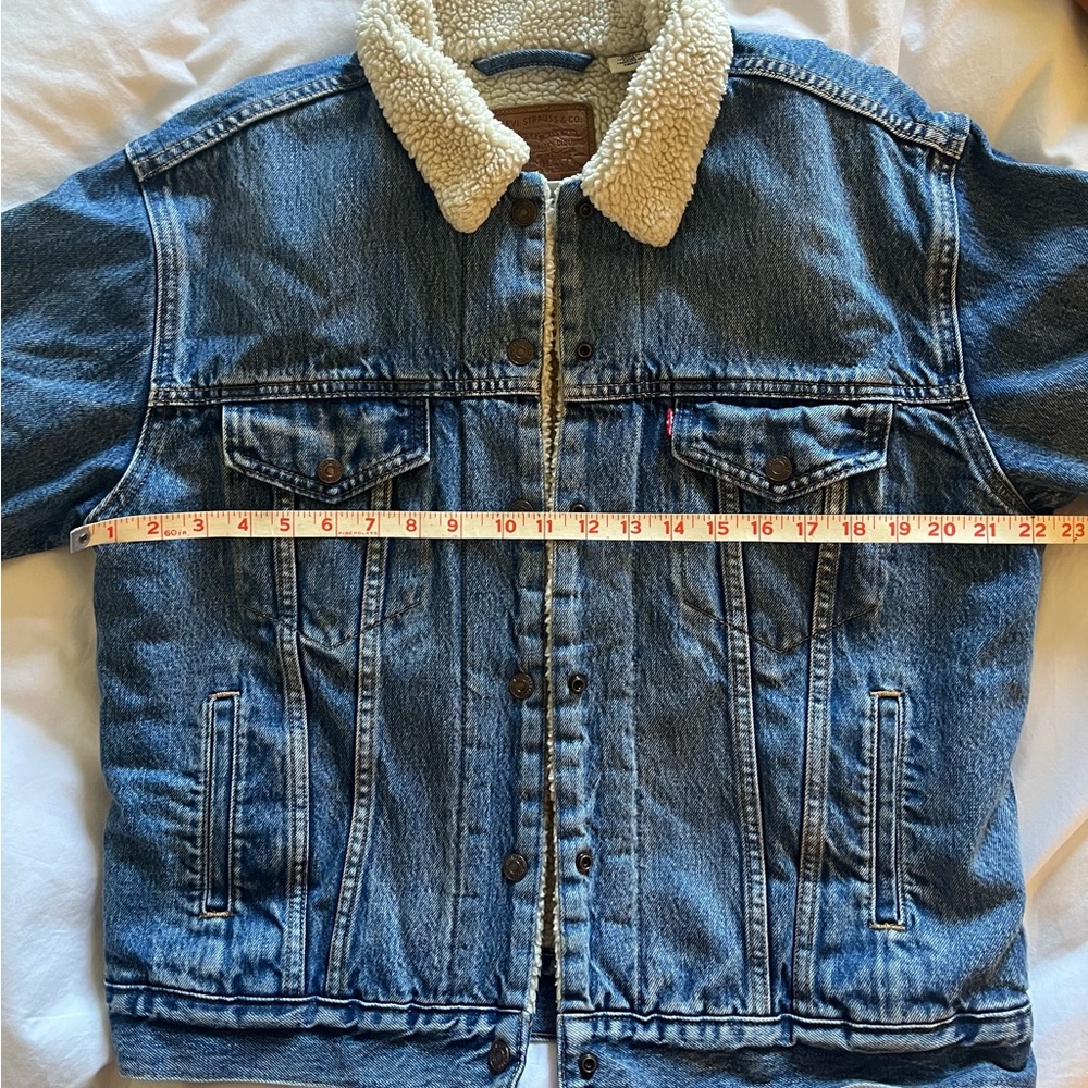 Levi’s Sherpa Lined Trucker Jacket - Picture 3 of 3